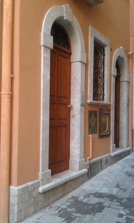 Апартаменти Casa Antico Borgo Cuseni Таорміна Номер фото